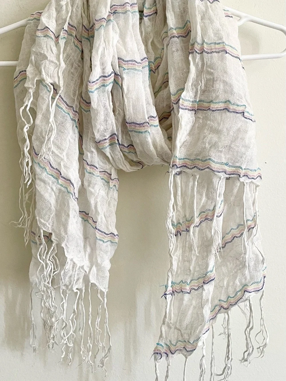🛼 Lightweight White/Cream Fringe Scarf with Stripes 🛼